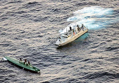 Lực lượng tuần duyên Mexico bắt một chiếc tàu ngầm chở ma túy.