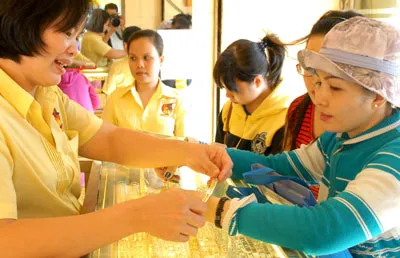 Không khuyến khích giữ vàng