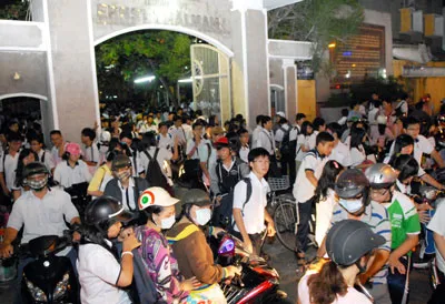 Dạy thêm - học thêm: Càng quản càng biến tướng