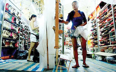 Dọn hàng.