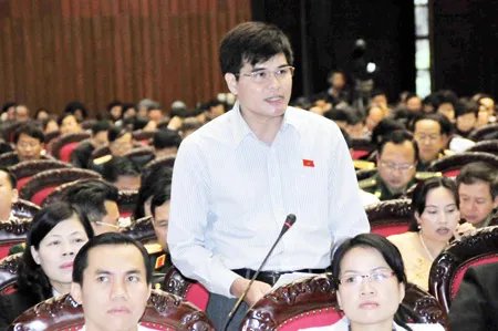 Quốc hội thảo luận về dự án Luật Đất đai: “Nóng” chuyện thu hồi đất