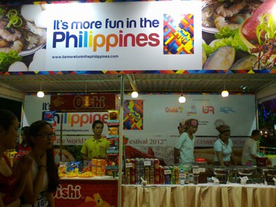 A booth presenting the cuisine of the Philippines (Photo: U. Phuong)