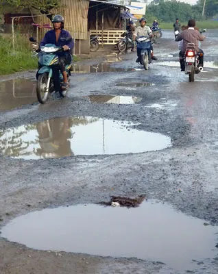Thu phí sử dụng đường bộ - Đường tốt, hết kẹt xe?