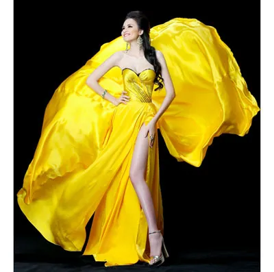 Trang phục dạ hội của người đẹp Việt Nam tại đêm chung kết Hoa hậu hoàn vũ 2012