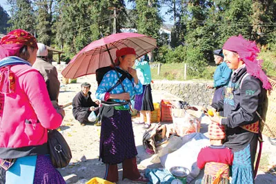 Cảnh chợ phiên La Phìn, huyện Đồng Văn.