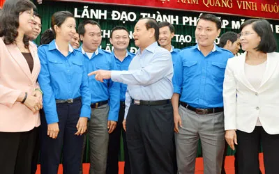 Lãnh đạo TPHCM gặp 109 cán bộ trẻ
