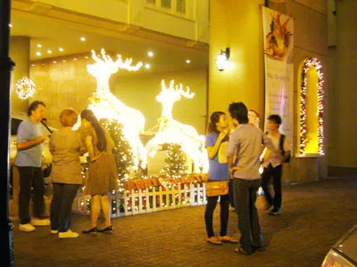 TPTHCM tràn ngập không khí Giáng Sinh