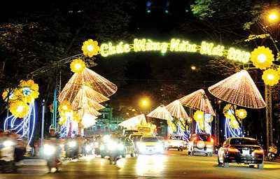Phố phường háo hức đón xuân