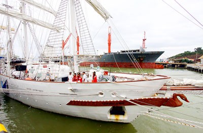 Indian naval ship ‘Sudarshini’ docks at Tien Sa Port in Da Nang City on January 1, for a three-day goodwill visit (Photo: SGGP)