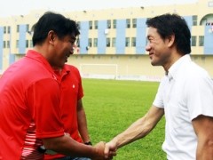 Japanese football expert Kazuyoshi Tanabe (R) (Photo: SGGP)
