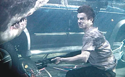 Cảnh trong phim Bẫy cá mập