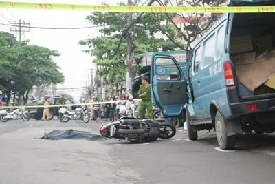 Mở cửa ô tô bất cẩn làm một người tử vong