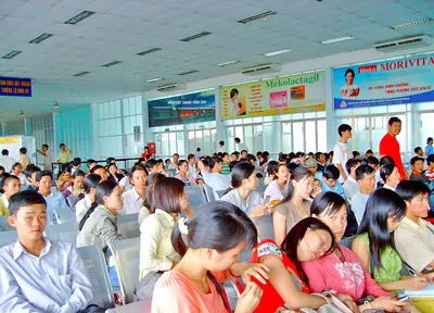 Gian nan vé tàu tết