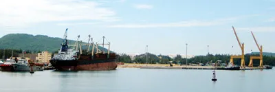 Dung Quất: 6 cảng biển, vẫn chật?