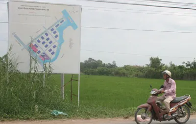 Khu công nghiệp “mắc nghẹn”