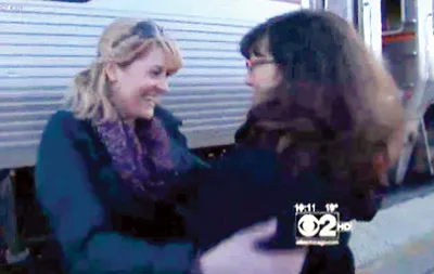 Elaine (trái) và bà Hadley.