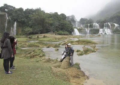 Du lịch tết - Nơi đầy, nơi vơi