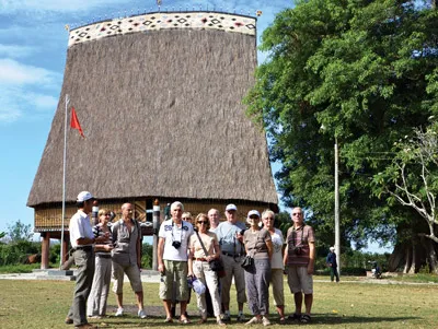 Nhà rông truyền thống của đồng bào Ba Na là điểm nhấn trong không gian đô thị Kon Tum.