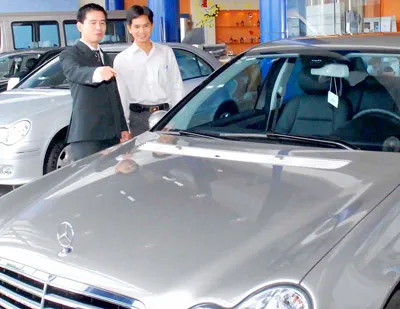 Mua ô tô chờ... giảm thuế