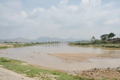 Khi Nhà máy thủy điện Thượng Kon Tum tích nước, sông Đắk Bla sẽ thường xuyên cạn nước vào mùa khô và từ đó ảnh hưởng đến đời sống hàng trăm ngàn hộ dân thành phố Kon Tum.