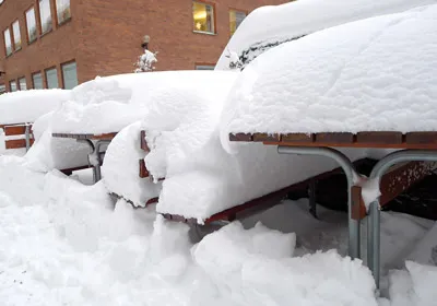 Những quán cà phê trước các khách sạn, trung tâm thương mại đều không thể hoạt động vì tuyết.