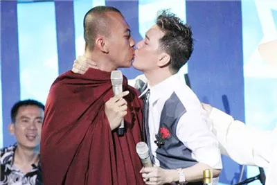 Đàm Vĩnh Hưng, Phương Uyên và dịch giả Cao Việt Dũng lãnh giải Trái cóc xanh 2012