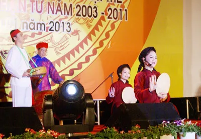 Hát xoan Phú Thọ Biểu diễn cồng chiêng Tây Nguyên Tin, ảnh: Nam Viên