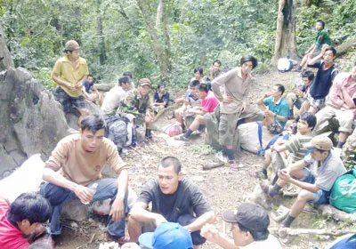 Các đối tượng vào rừng Hung Trí "hôi sưa" gây mất an ninh trật tự