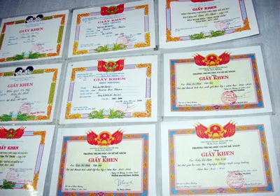 Các bằng khen của Thức