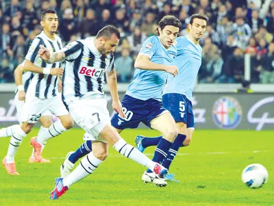 Bàn về bóng đá trả tiền