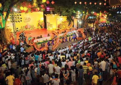 Hội Nguyên tiêu 2013: Phát huy văn hóa dân gian truyền thống