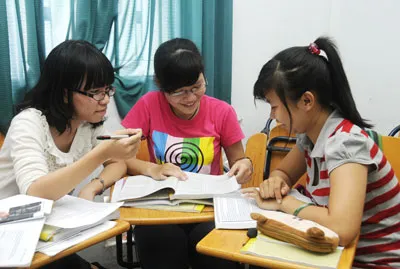 Sinh viên trường Đại học Văn Lang trong giờ học nhóm. Ảnh: MAI HẢI