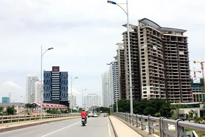Bất động sản khó khăn, nhiều doanh nghiệp chấp nhận giảm giá để bán được hàng.