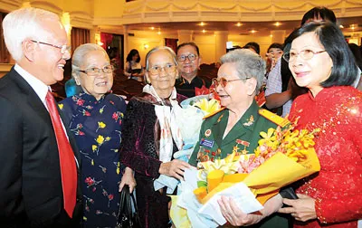 Phẩm chất phụ nữ TPHCM luôn ngời sáng