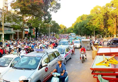 Dự án “treo”, giao thông tê liệt