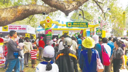 Lễ hội Cà phê & Hương sắc Cao Nguyên: Bà con Tây Nguyên với  “Đêm hội vào mùa”