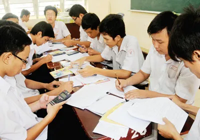 Quản lý dạy thêm, học thêm: Tăng mức xử phạt, có khả thi hơn?