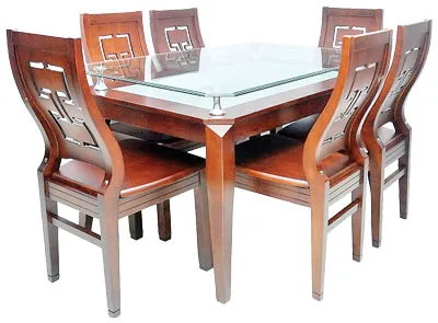 Bàn ăn gỗ kính của nội thất Hà Nam mang nét vừa cổ điển pha lẫn hiện đại.