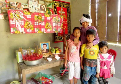 Anh Trần Văn Trị bị sát hại để lại vợ và 3 con thơ.