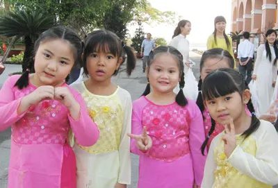 Trẻ mẫu giáo thích chơi hơn học. (Ảnh: Học sinh Trường Mầm non Sao Mai quận 4 trong một buổi tham quan bảo tàng).