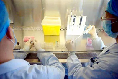 Trung Quốc dồn toàn lực ngăn chặn virus cúm H7N9