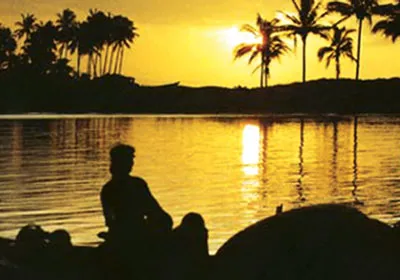 Trăng sáng quê em. Ảnh: C.T.