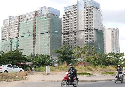 Những dự án nhà ở thương mại đang “đóng băng” có giá bán dưới 12 triệu đồng/m² dễ chuyển thành nhà ở xã hội. Ảnh: Phạm Kim Ngân