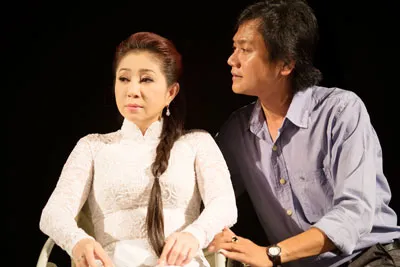 Vở cải lương "Bóng tối và Ánh sáng" tái ngộ khán giả thành phố