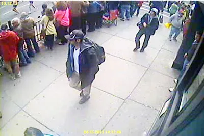FBI công bố hình nghi phạm đánh bom ở Boston