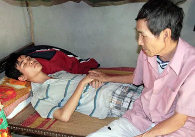 Cám cảnh gia đình em Nguyễn Văn Phú