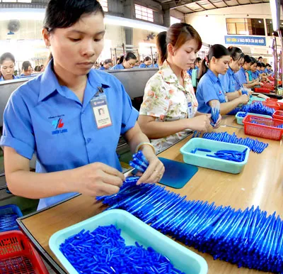 Khai mạc phiên họp thứ 18 của Ủy ban Thường vụ Quốc hội: Ưu tiên mục tiêu tăng trưởng