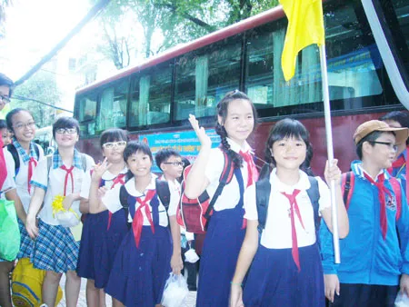 Đoàn thiếu nhi TPHCM thăm Tiểu đoàn DK1, Hải quân