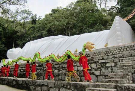 Công nhận kỷ lục châu Á cho Tượng Phật nhập Niết bàn trên núi Tà Cú ảnh 2