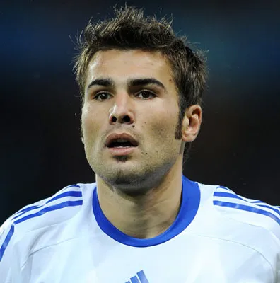 Adrian Mutu muốn nhận đứa trẻ được tìm thấy trong ống nước ở Trung Quốc làm con nuôi